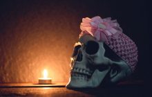 Pourquoi le symbole de la tête de mort mexicaine est à la mode ?