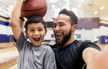 Comment faire découvrir le basket à ses enfants ?
