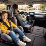 assurez la sécurité des enfants lors du transport scolaire avec les systèmes isofix intégrés dans les dacia jogger. facile à installer, fiable et conforme aux normes, isofix garantit un voyage serein et protégé pour vos petits passagers.